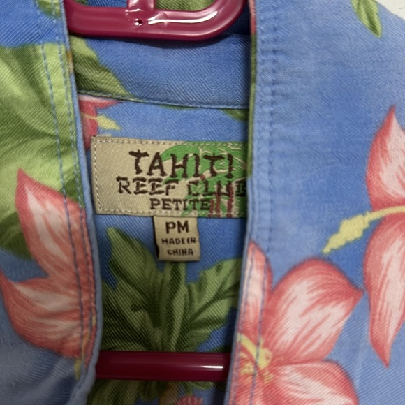 Tahiti Reef Club Button Up Top - Picture 2 of 3